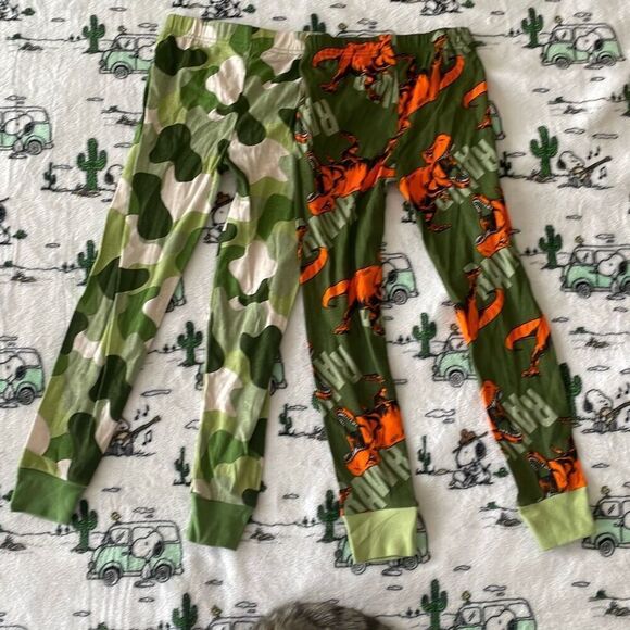 Pair of 2 boys green dinosaur and camo pj pants legging size 6 New no tags - Picture 3 of 6